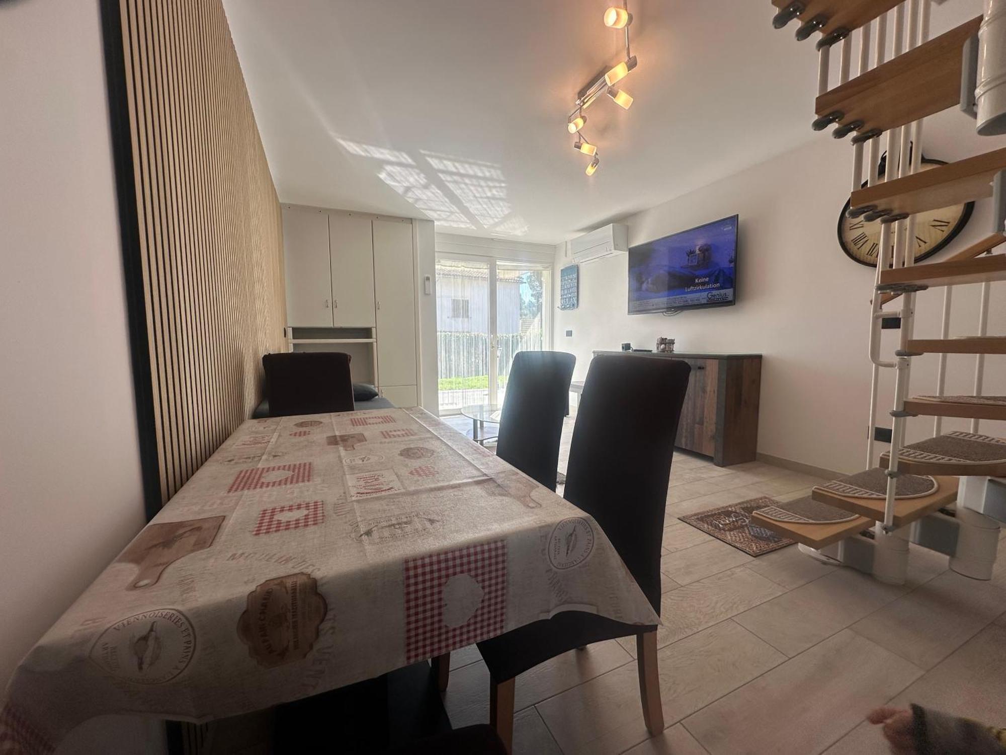 Villa Anthony โรวีน ภายนอก รูปภาพ